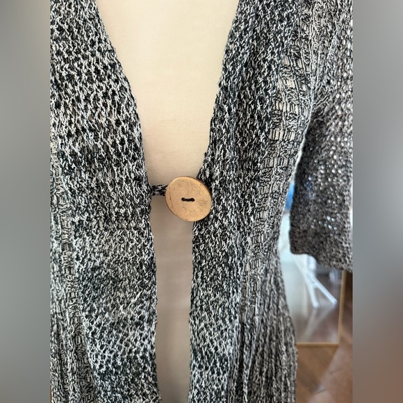 KEREN hart Black and White Textured Cardigan - Picture 9 of 10